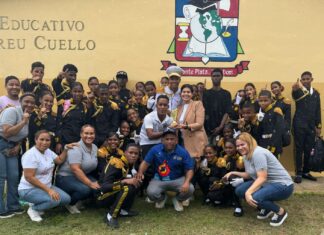 Politécnico Dr. Julio Abreu Cuello gana el primer lugar en el festival de marcha escolar del distrito educativo 17-02 en Monte Plata